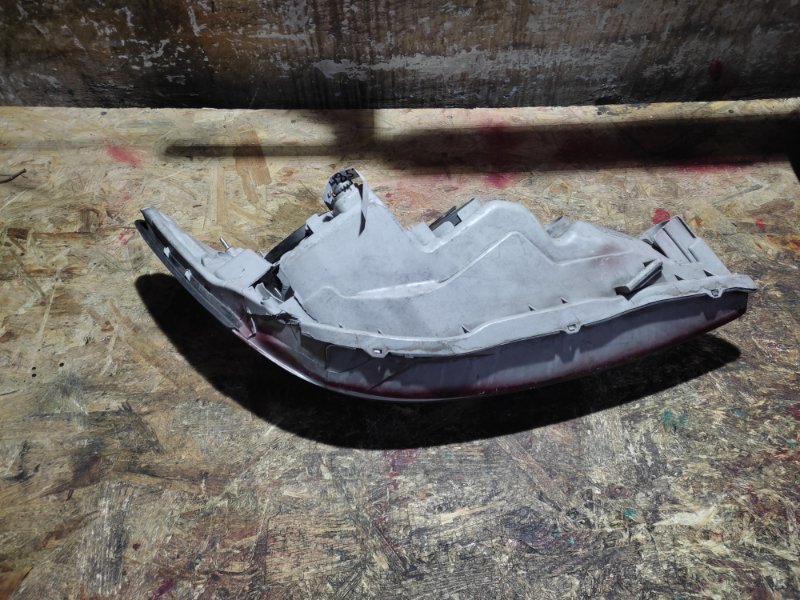 Фара передняя левая TOYOTA CAMRY 30 02-06 Фара передняя левая TOYOTA CAMRY 30 02-06