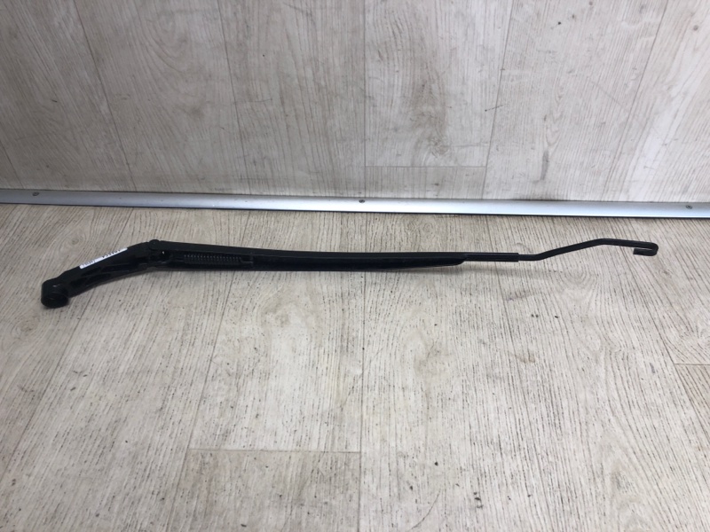 Поводок стеклоочистителя передний правый RAV4 13-19 2017 ZSA42 2.0 3ZRFE