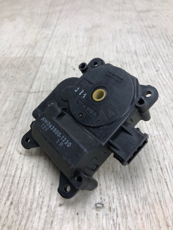 Моторчик заслонки печки FORD EDGE 06-14 TQ1 3.5 PDED