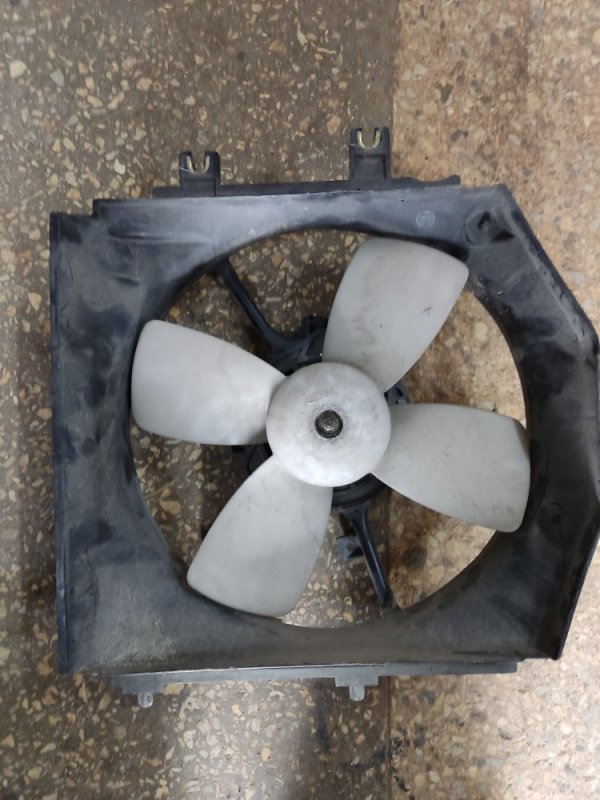 Запчасть диффузор вентилятора основного радиатора левый MAZDA 323 BJ 98-2003 ZL01-15-025B Б/У Диффузор вентилятора основного радиатора левый MAZDA 323 BJ 98-2003 ZL01-15-025B Б/У