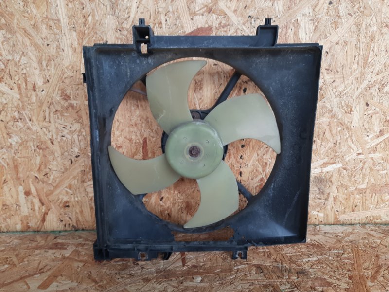 Диффузор вентилятора основного радиатора левый SUBARU OUTBACK 09-14 BR 2010 2.5 EJ253 45122AG02C Б/У