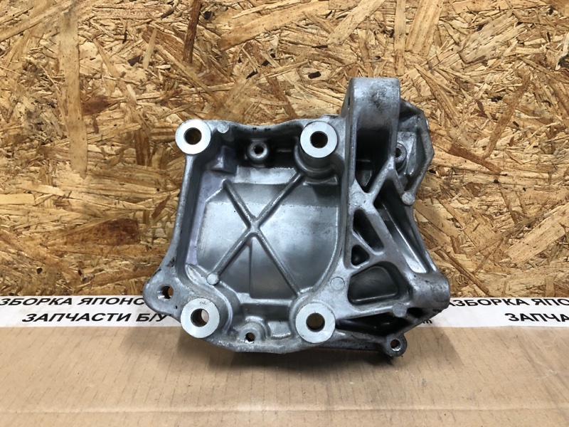 Кронштейн компрессора кондиционера MDX (YD3) 13-21 Внедорожник Кронштейн компрессора кондиционера MDX (YD3) 13-21 Внедорожник