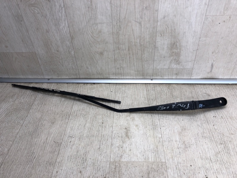 Поводок стеклоочистителя передний правый KIA FORTE/CERATO TD 08-13 2009 TD 2.0 G4KD 98320-1M000 Б/У