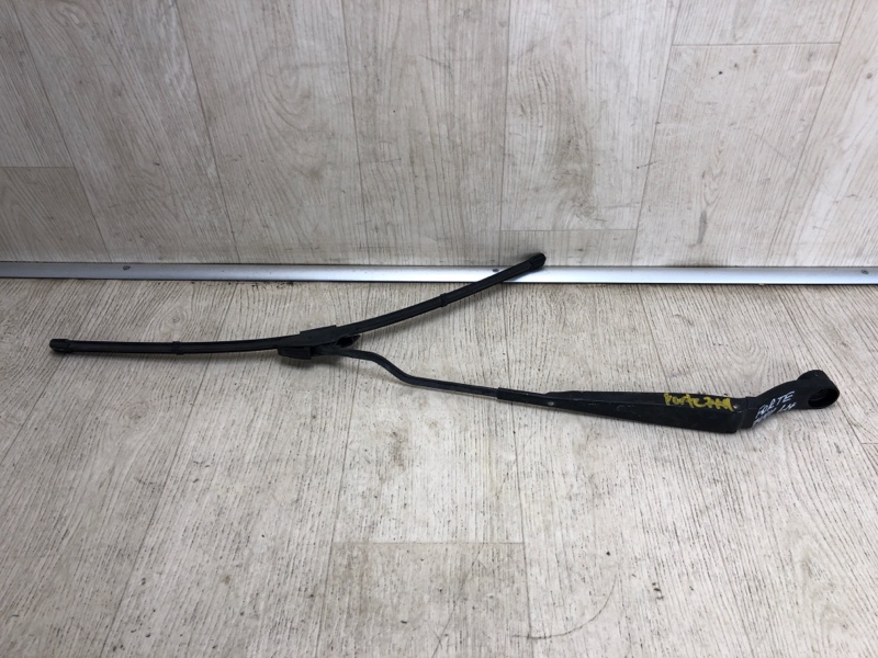 Поводок стеклоочистителя передний левый KIA FORTE/CERATO TD 08-13 2009 TD 2.0 G4KD 98310-1M000 Б/У