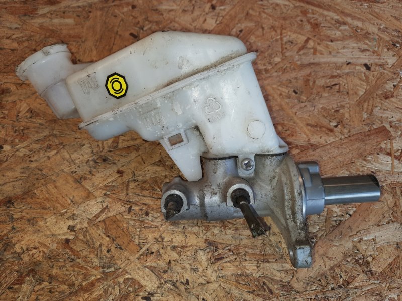 Главный тормозной цилиндр HYUNDAI ELANTRA MD 10-15 2011 Седан 1.8L DOHC MPFI D-CVVT 58510-3X400 Б/У