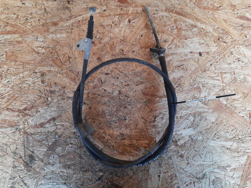 Запчасть трос стояночного тормоза задний правый TOYOTA CAMRY 30 02-06 2002 Седан 3.0 1MZFE 46420-33100 Б/У Трос стояночного тормоза задний правый TOYOTA CAMRY 30 02-06 2002 Седан 3.0 1MZFE 46420-33100 Б/У