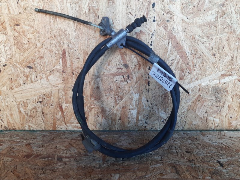 Трос стояночного тормоза левый TOYOTA CAMRY 30 02-06 2002 Седан 3.0 1MZFE 46430-33100 Б/У