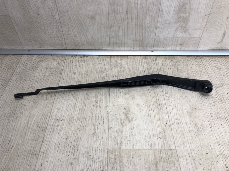 Поводок стеклоочистителя передний левый ELANTRA AD 16- 2016 AD 2.0 G4NH