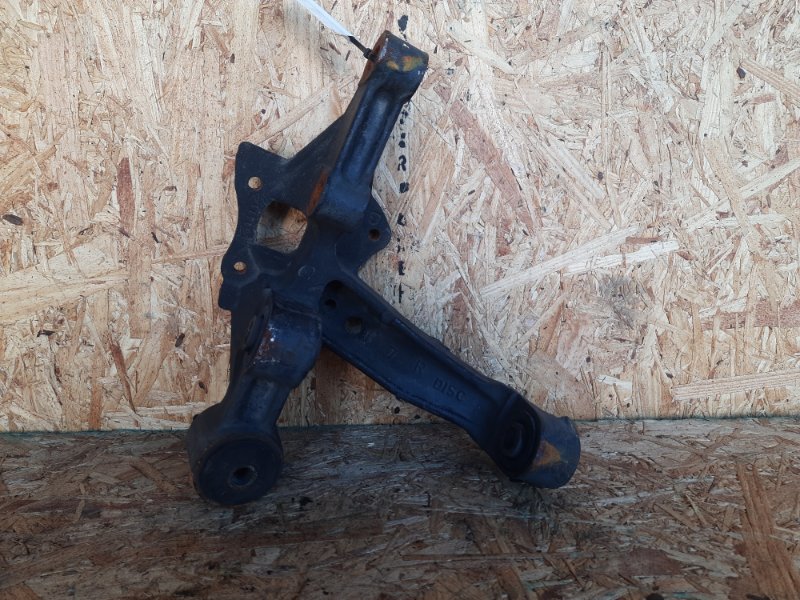 Цапфа задняя правая CAMRY 30 02-06 2002 Седан 3.0 1MZFE