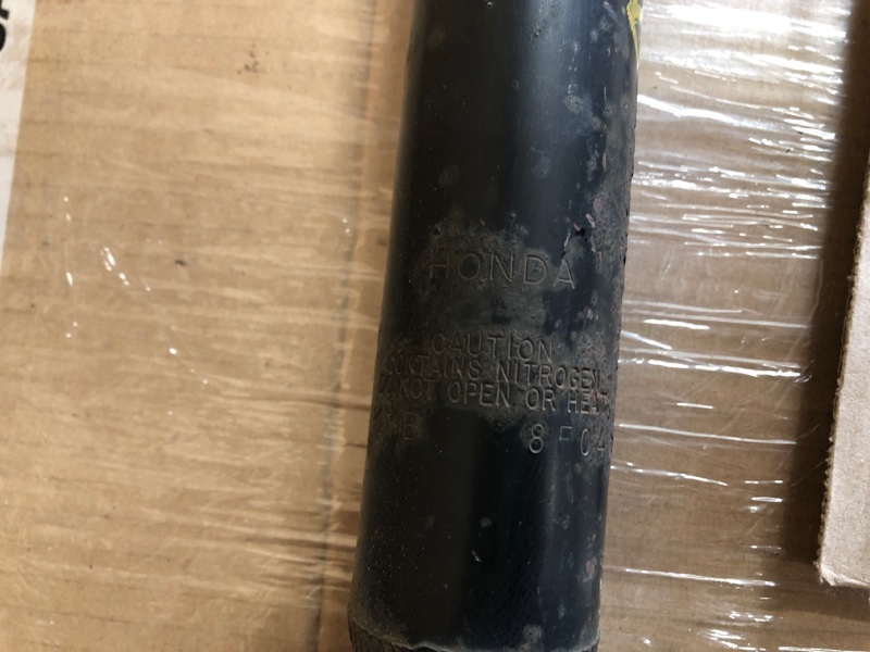 Амортизатор задний MDX (YD2) 06-13 2008 Внедорожник 3.7 J37A1 Амортизатор задний MDX (YD2) 06-13 2008 Внедорожник 3.7 J37A1