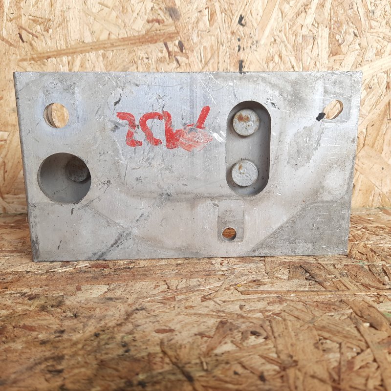 Кронштейн усилителя заднего бампера левый INFINITI QX60/JX35 12-20 Внедорожник 3.5 Кронштейн усилителя заднего бампера левый INFINITI QX60/JX35 12-20 Внедорожник 3.5