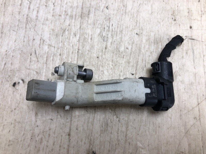 Датчик положения коленвала VOLKSWAGEN JETTA USA 18- 2018 JEM 1.4 DGXA 04C 906 433 Б/У