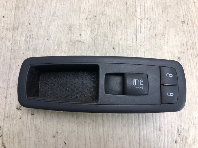 Кнопка стеклоподъемника передняя правая JEEP CHEROKEE 14- 2017 KL 2.4 ED6 68268251AC Б/У