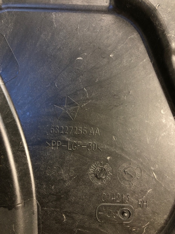 Стеклоподъемник передний правый CHEROKEE 14- 2017 KL 2.4 ED6 Стеклоподъемник передний правый CHEROKEE 14- 2017 KL 2.4 ED6