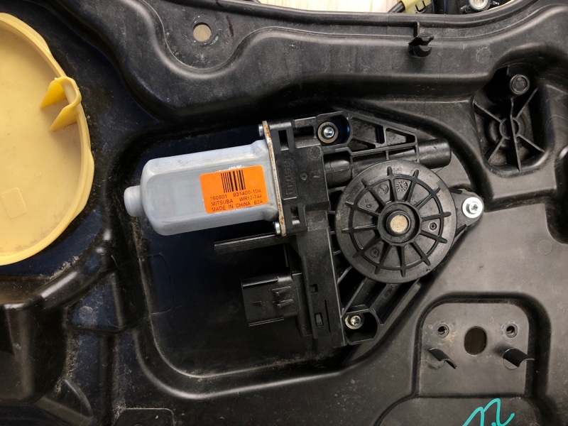 Стеклоподъемник передний левый CHEROKEE 14- 2017 KL 2.4 ED6 Стеклоподъемник передний левый CHEROKEE 14- 2017 KL 2.4 ED6