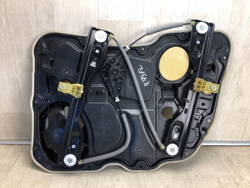 Стеклоподъемник передний левый CHEROKEE 14- 2017 KL 2.4 ED6 Стеклоподъемник передний левый CHEROKEE 14- 2017 KL 2.4 ED6