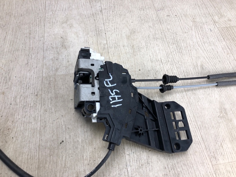 Замок двери передний левый CHEROKEE 14- 2017 KL 2.4 ED6 Замок двери передний левый CHEROKEE 14- 2017 KL 2.4 ED6