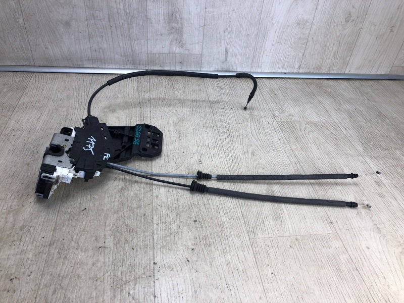 Замок двери передний правый JEEP CHEROKEE 14- KL 2.4 ED6 Замок двери передний правый JEEP CHEROKEE 14- KL 2.4 ED6