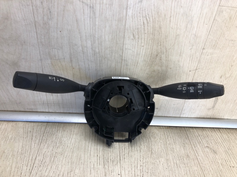 Запчасть подрулевой переключатель JEEP CHEROKEE 14- 2017 KL 2.4 ED6 68141121AL Б/У Подрулевой переключатель JEEP CHEROKEE 14- 2017 KL 2.4 ED6 68141121AL Б/У