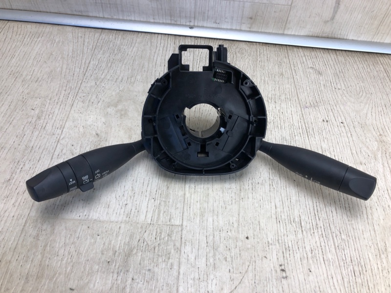 Подрулевой переключатель CHEROKEE 14- 2017 KL 2.4 ED6 Подрулевой переключатель CHEROKEE 14- 2017 KL 2.4 ED6