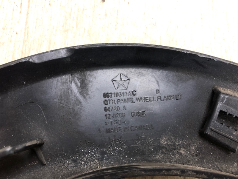 Накладка крыла (расширитель арки) задняя левая CHEROKEE 14- 2017 KL 2.4 ED6 Накладка крыла (расширитель арки) задняя левая CHEROKEE 14- 2017 KL 2.4 ED6