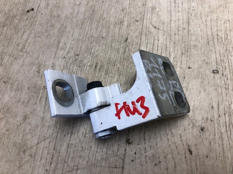 Запчасть петля двери нижняя задняя левая JEEP CHEROKEE 14- 2017 KL 2.4 ED6 68140737AB Б/У Петля двери нижняя задняя левая JEEP CHEROKEE 14- 2017 KL 2.4 ED6 68140737AB Б/У