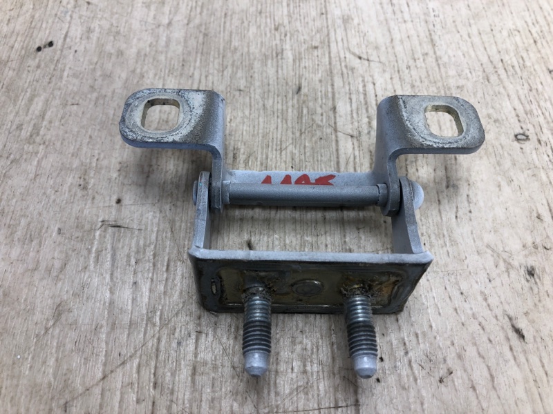 Петля крышки багажника CHEROKEE 14- 2017 KL 2.4 ED6