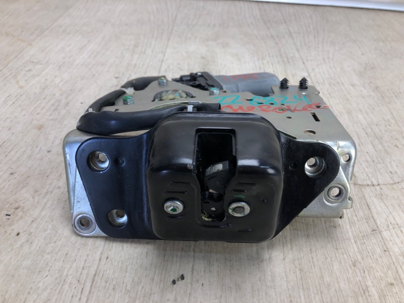 Замок крышки багажника CHEROKEE 14- 2017 KL 2.4 ED6 Замок крышки багажника CHEROKEE 14- 2017 KL 2.4 ED6