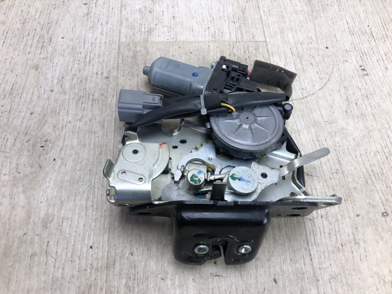 Замок крышки багажника CHEROKEE 14- 2017 KL 2.4 ED6 Замок крышки багажника CHEROKEE 14- 2017 KL 2.4 ED6