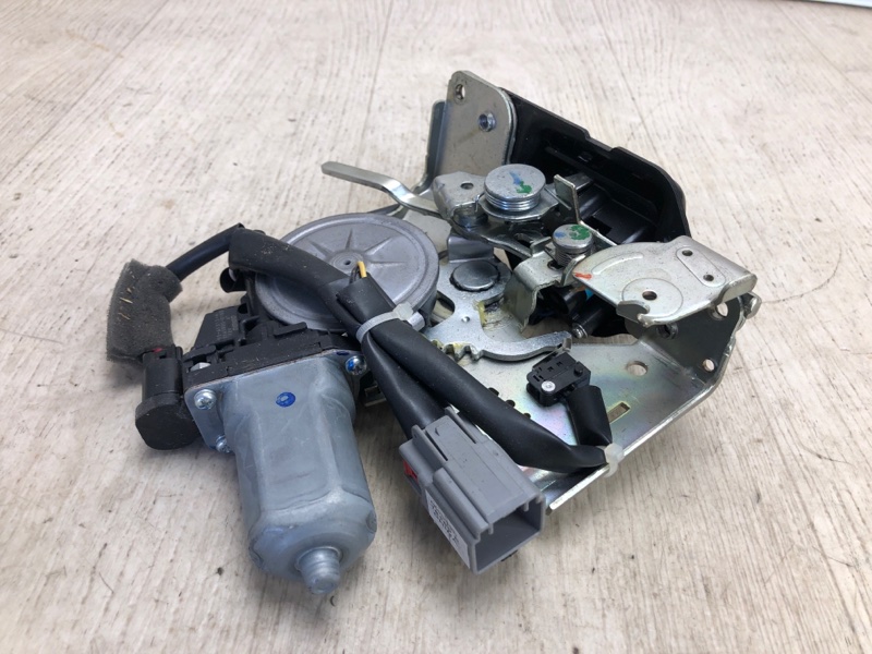 Замок крышки багажника CHEROKEE 14- 2017 KL 2.4 ED6 Замок крышки багажника CHEROKEE 14- 2017 KL 2.4 ED6