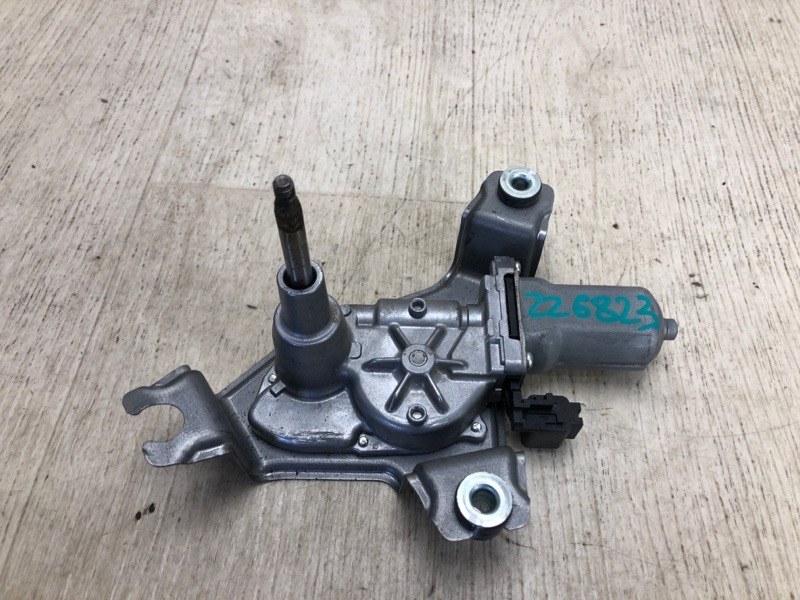 Запчасть моторчик стеклоочистителя задний JEEP CHEROKEE 14- 2017 KL 2.4 ED6 68102192AB Б/У Моторчик стеклоочистителя задний JEEP CHEROKEE 14- 2017 KL 2.4 ED6 68102192AB Б/У