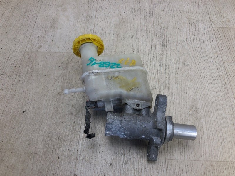 Запчасть главный тормозной цилиндр JEEP CHEROKEE 14- 2017 KL 2.4 ED6 68211881AE Б/У Главный тормозной цилиндр JEEP CHEROKEE 14- 2017 KL 2.4 ED6 68211881AE Б/У