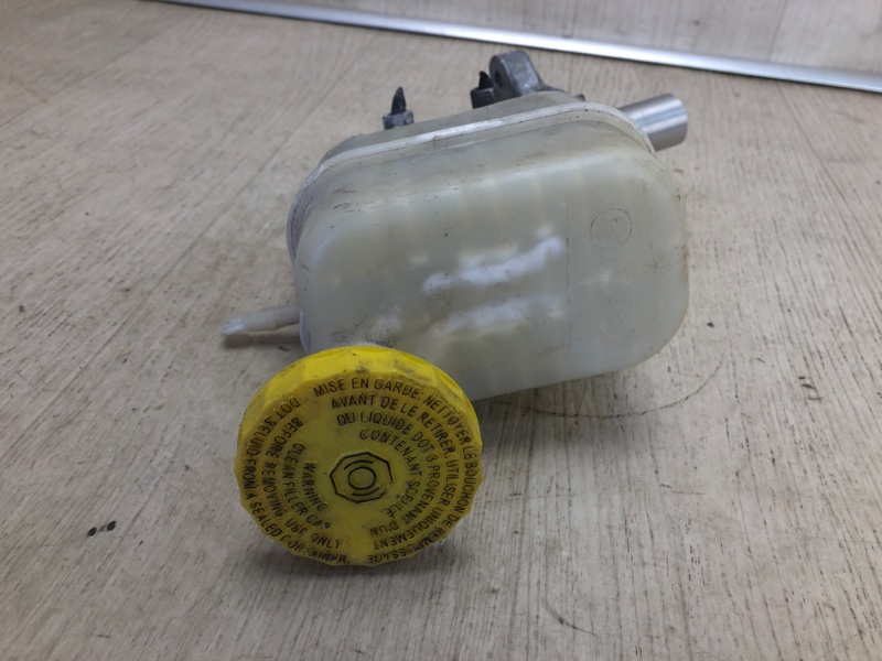 Главный тормозной цилиндр CHEROKEE 14- 2017 KL 2.4 ED6 Главный тормозной цилиндр CHEROKEE 14- 2017 KL 2.4 ED6