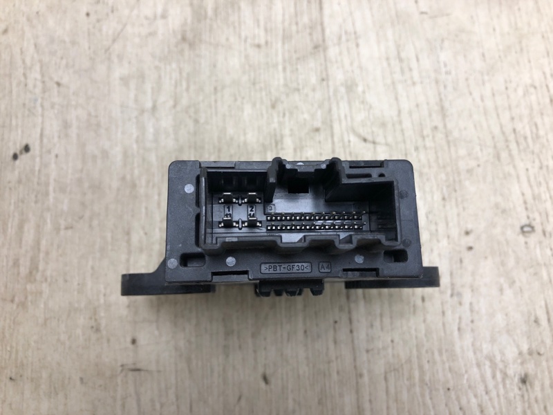 Блок комфорта задний левый FORD FUSION 14- CD4 C25HDEX