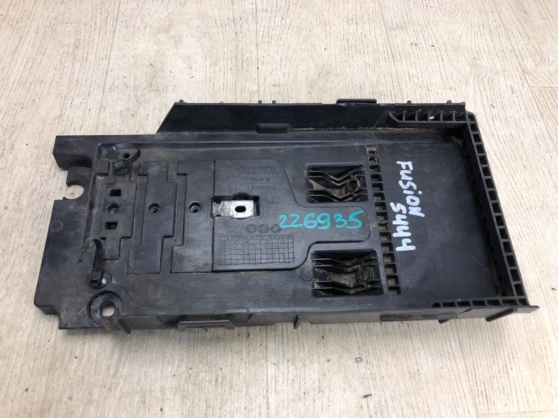 Полка аккумулятора FORD FUSION 14- 2014 CD4 C25HDEX DG9Z-10732-A Б/У