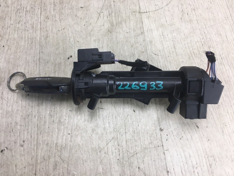 Запчасть замок зажигания FORD FUSION 14- 2014 CD4 C25HDEX DG9C-3F642-AC Б/У Замок зажигания FORD FUSION 14- 2014 CD4 C25HDEX DG9C-3F642-AC Б/У