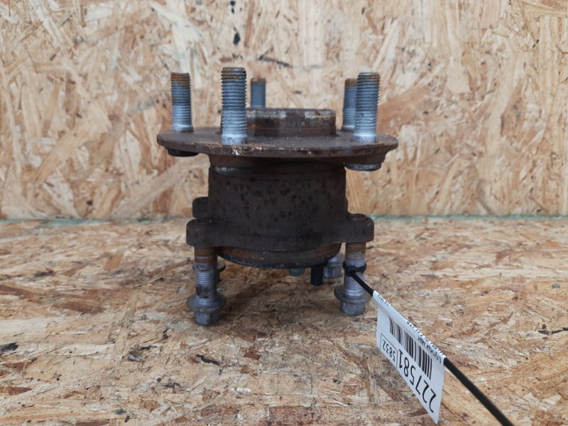 Запчасть ступица задняя MAZDA CX-5 (KE) 11-17 2014 Внедорожник 2.5 KD31-26-15XA Б/У Ступица задняя MAZDA CX-5 (KE) 11-17 2014 Внедорожник 2.5 KD31-26-15XA Б/У