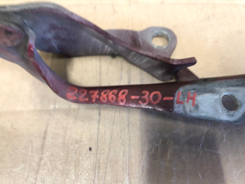 Петля капота левая CAMRY 30 02-06 2002 Седан 3.0 1MZFE