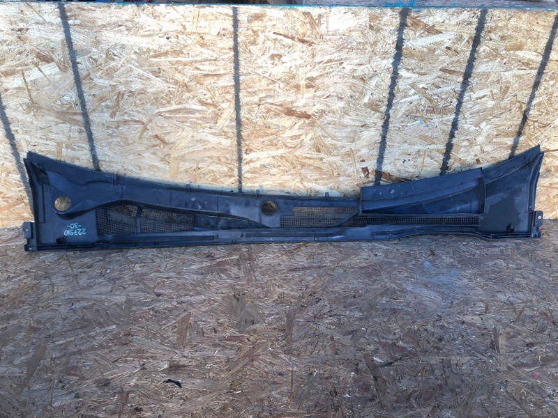 Пластик под лобовое стекло / Жабо CAMRY 30 02-06 2002 Седан 3.0 1MZFE