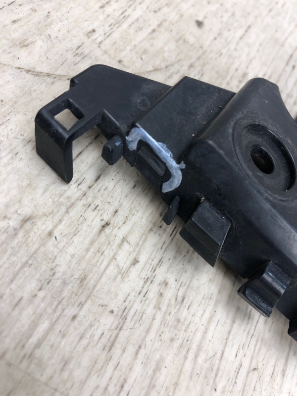 Кронштейн переднего бампера (на крыле) левый VOLKSWAGEN JETTA USA 10-17 162 2.5 CBUA