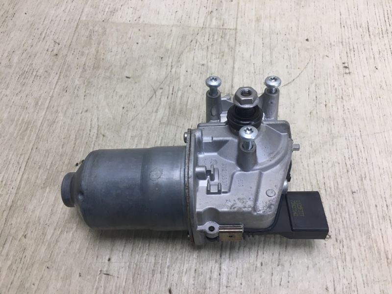 Моторчик стеклоочистителя передний VOLKSWAGEN JETTA USA 18- JEM 1.4 DGXA