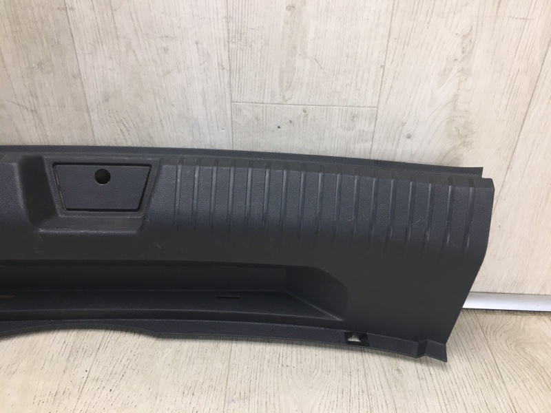 Накладка панели багажника внутренняя VOLKSWAGEN JETTA USA 18- JEM 1.4 DGXA
