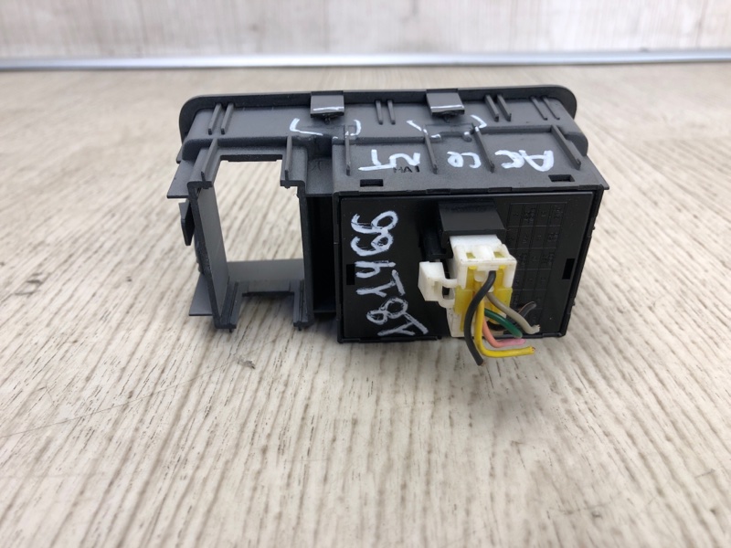 Блок кнопок торпедо левый ACCENT RB 10- 2012 RB 1.6 G4FD