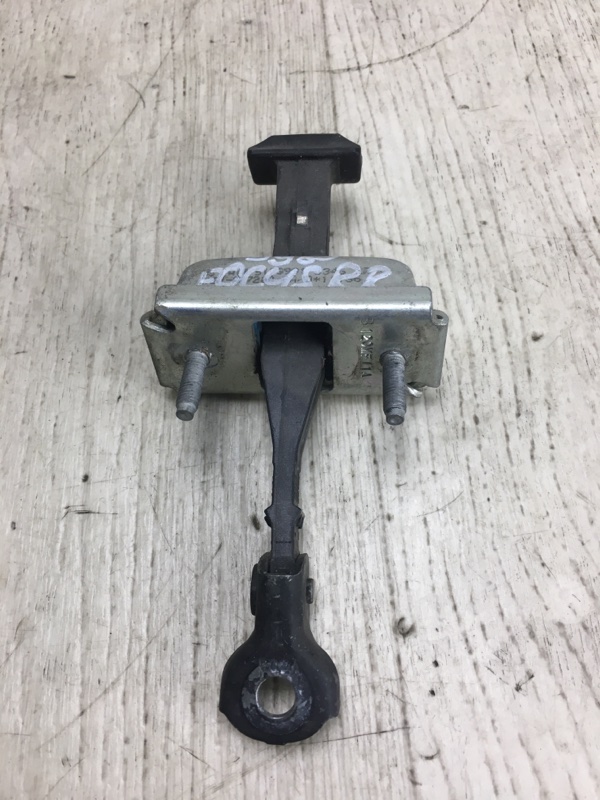 Ограничитель двери задний правый FORD FOCUS 10-18 BK 2.0 XQDA Ограничитель двери задний правый FORD FOCUS 10-18 BK 2.0 XQDA