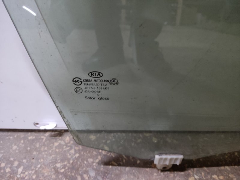 Стекло двери переднее правое SOUL AM 08-13 Стекло двери переднее правое SOUL AM 08-13