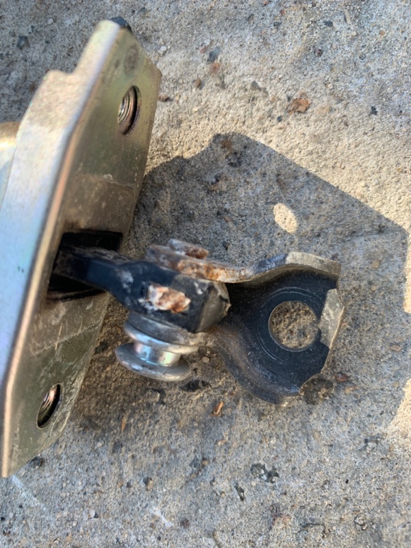 Ограничитель двери задний левый LEXUS ES350 06-12 Ограничитель двери задний левый LEXUS ES350 06-12