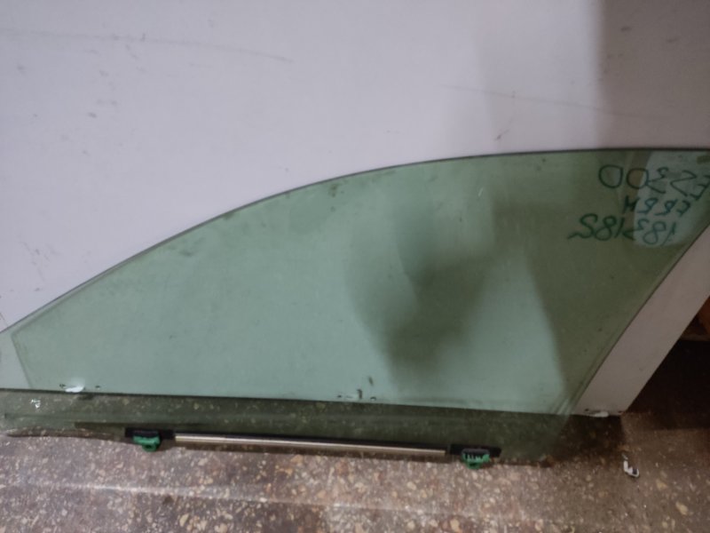 Стекло двери переднее правое LEXUS ES300 ES330 01-06 Седан
