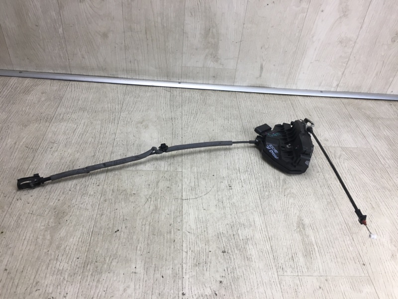 Замок двери передний правый FORD FOCUS 10-18 2011 BK 2.0 XQDA CM5Z-54219A64-F Б/У