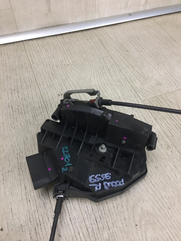 Замок двери передний правый FOCUS 10-18 2011 BK 2.0 XQDA