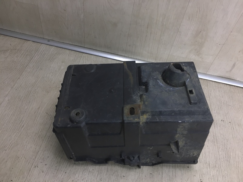 Короб аккумулятора FOCUS 10-18 2011 BK 2.0 XQDA Короб аккумулятора FOCUS 10-18 2011 BK 2.0 XQDA